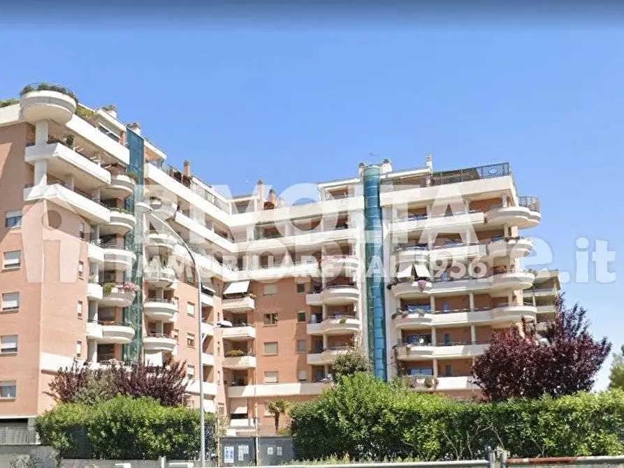 Immagine 1 di Appartamento in vendita  in Via Di Acilia a Roma