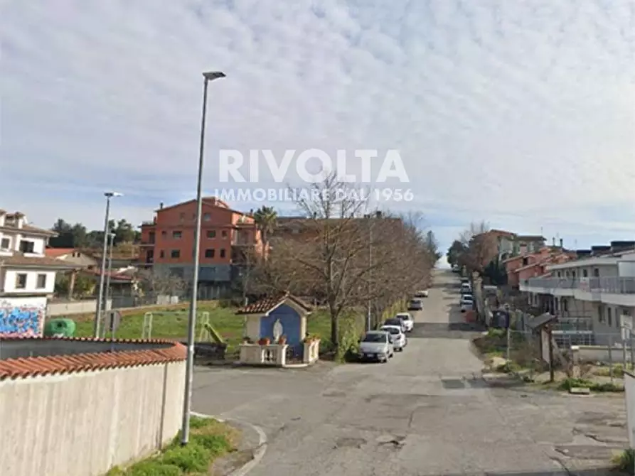 Immagine 1 di Villa in vendita  in Via Zavattarello a Roma