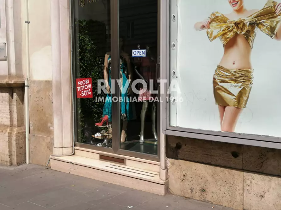 Immagine 1 di Locale commerciale in affitto  in Via Nazionale a Roma