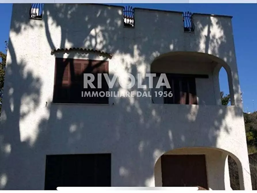 Immagine 1 di Villa in affitto  in via Armando diaz a Santa Marinella