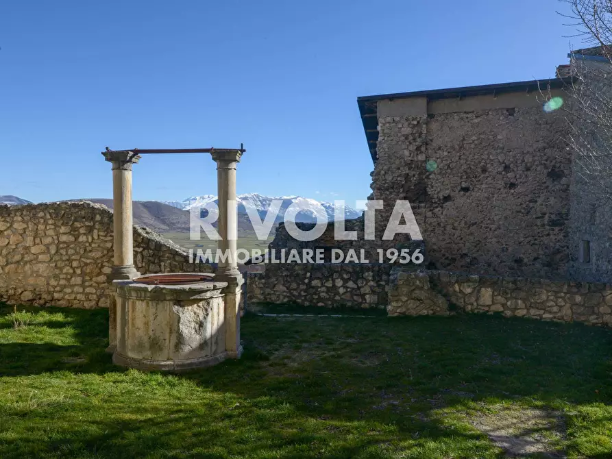 Immagine 1 di Villa in vendita  in via del riscatto a Acciano