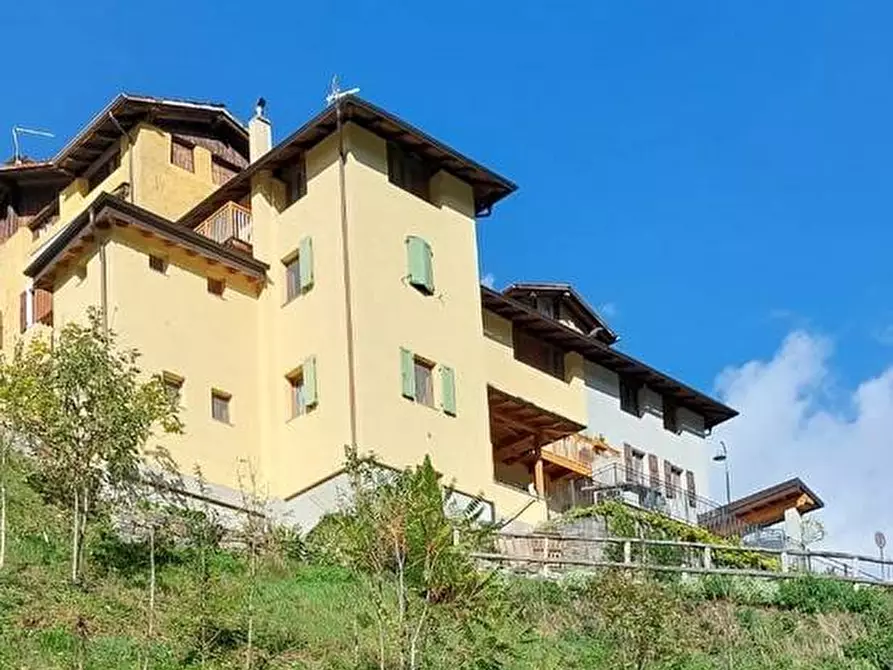 Immagine 1 di Casa indipendente in vendita  a Pieve Di Bono-Prezzo