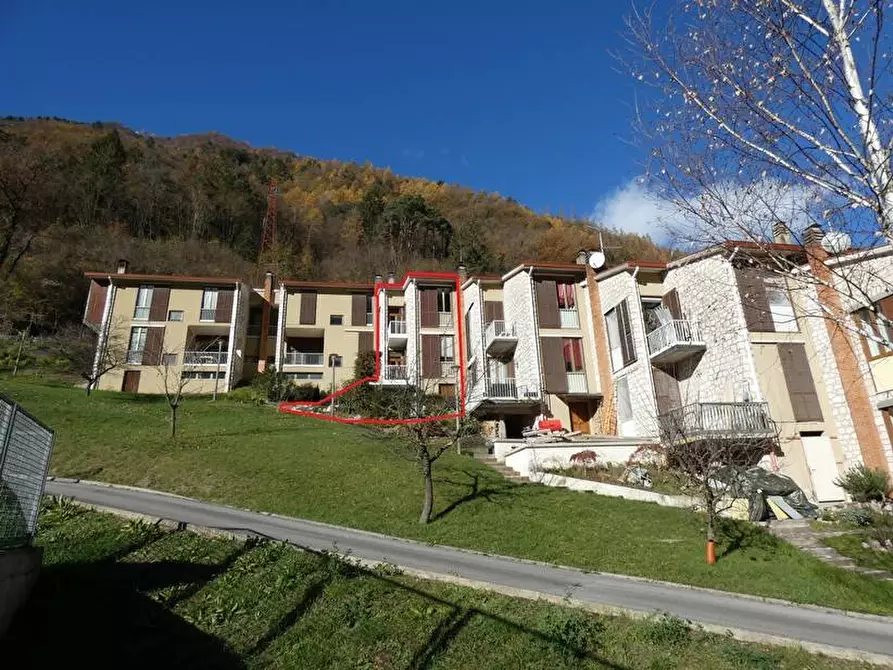 Immagine 1 di Villa in vendita  a Pieve Di Bono-Prezzo