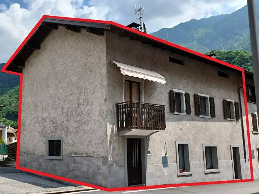 Immagine 1 di Casa indipendente in vendita  a Pieve Di Bono-Prezzo
