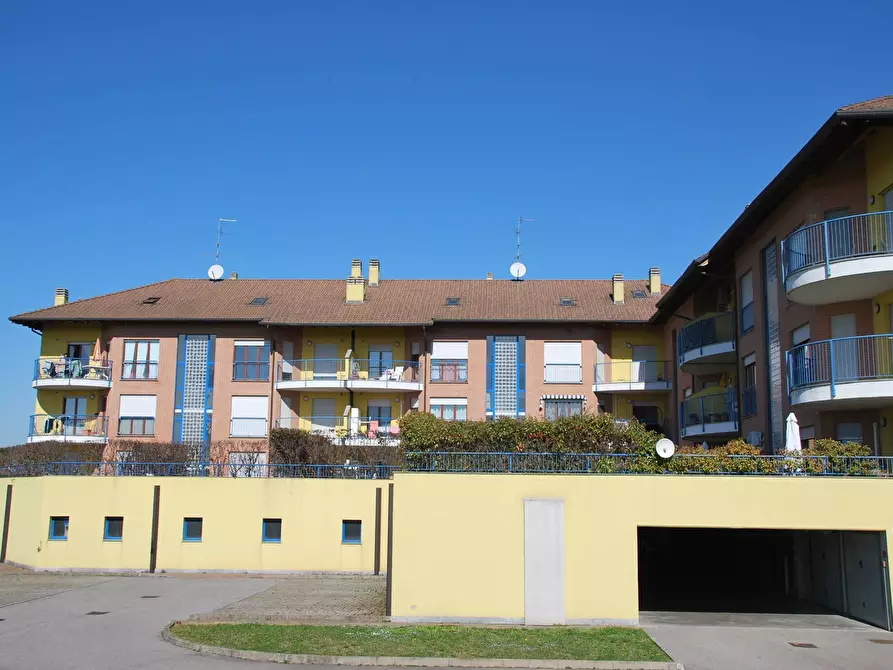 Immagine 1 di Appartamento in vendita  in via della costituzione a Oleggio