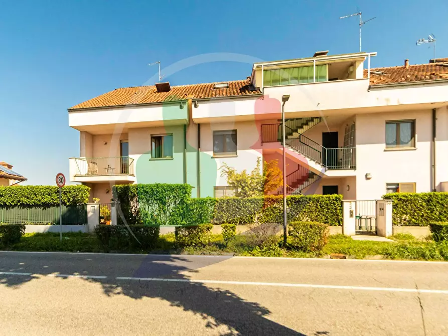 Immagine 1 di Villa in vendita  in corso cesare battisti a Carignano