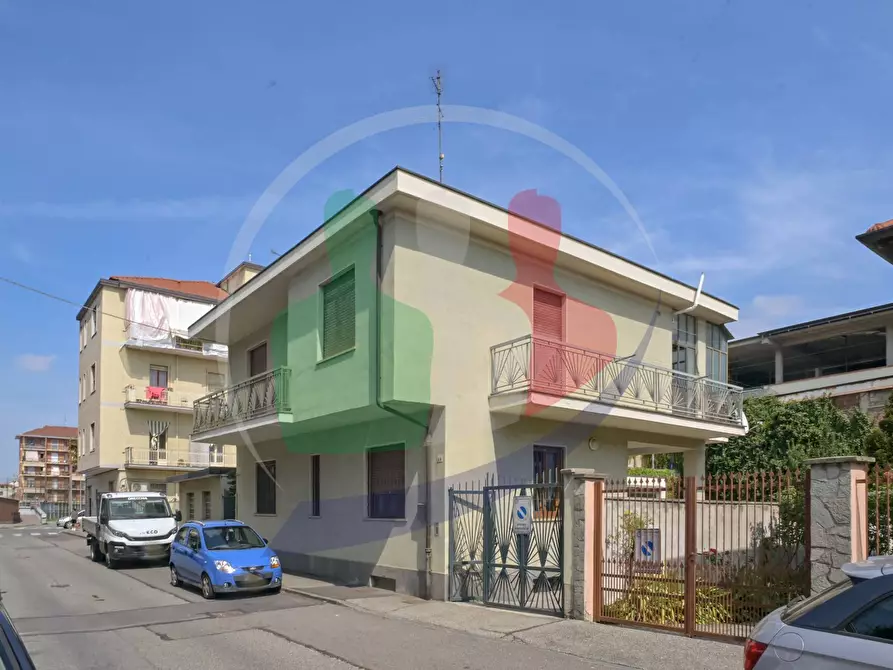 Immagine 1 di Villa in vendita  in VIA SASSARI a Nichelino