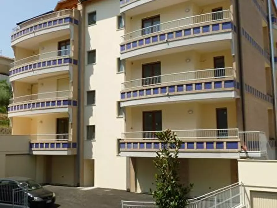 Immagine 1 di Appartamento in vendita  in VIA DEL MATTATOIO VECCHIO a Brittoli