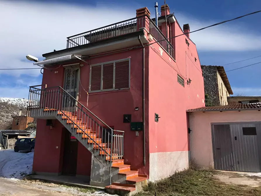 Immagine 1 di Casa indipendente in vendita  in Via Collemezzano a L'aquila