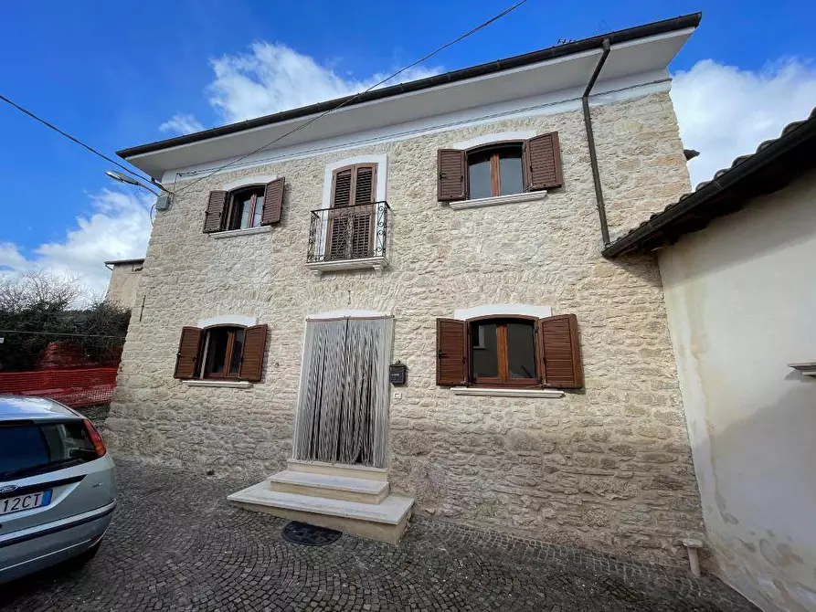 Immagine 1 di Casa indipendente in vendita  in Via Madonna delle Grazie a Barisciano