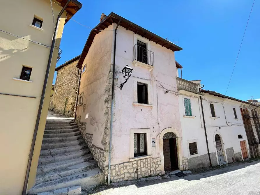 Immagine 1 di Casa indipendente in vendita  in Via Amiternum a Scoppito