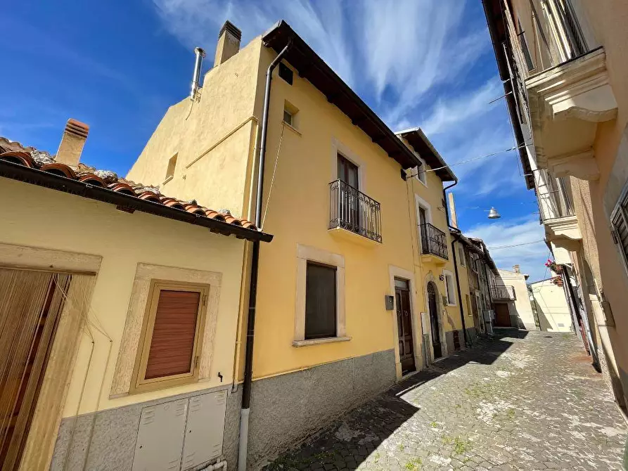 Immagine 1 di Casa indipendente in vendita  in Via Alpino a Barisciano