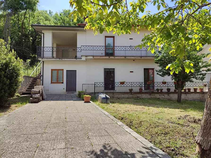Immagine 1 di Villa in vendita  in Via Contrada Murata a Acciano