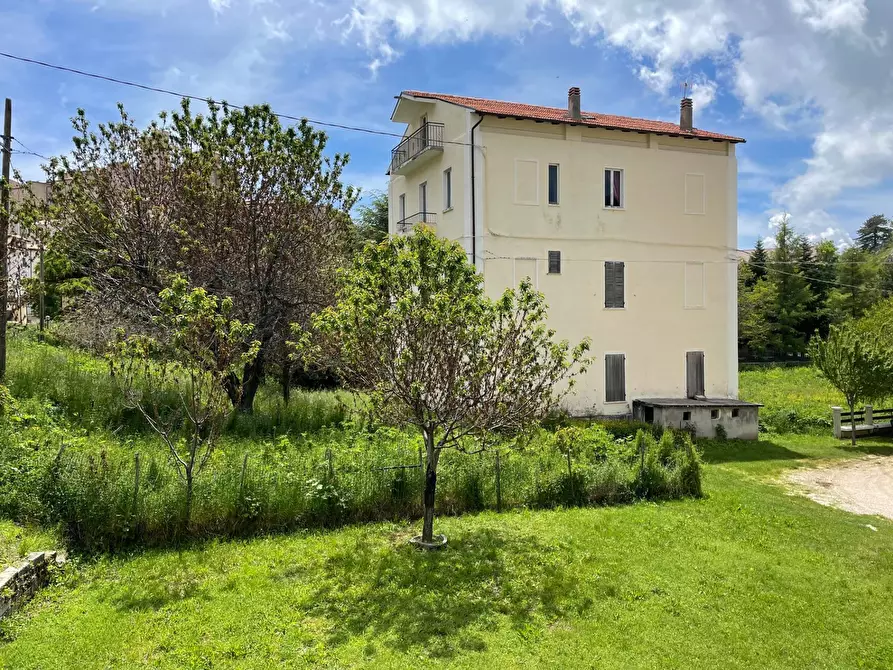 Immagine 1 di Appartamento in vendita  in Via Rione Campo della Fiera a Castel Del Monte