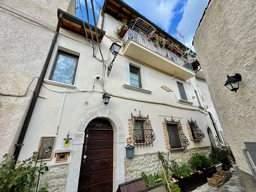 Immagine 1 di Casa indipendente in vendita  in Via della Chiesa a Acciano