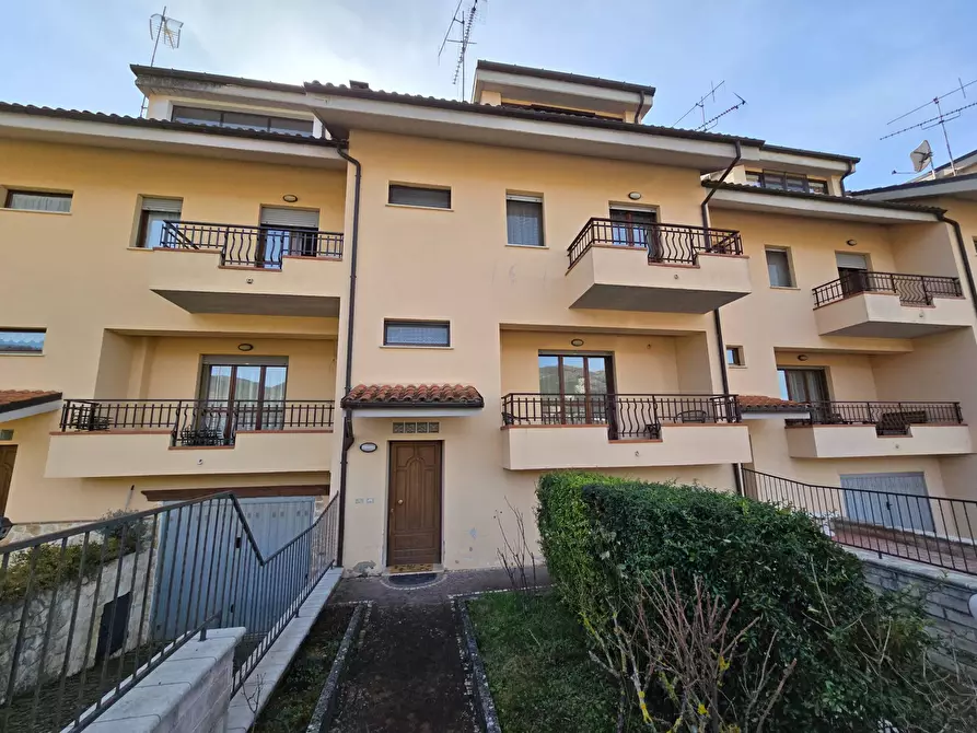 Immagine 1 di Villa in vendita  in Via dell'Aquila a Pizzoli