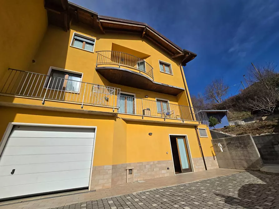 Immagine 1 di Villa in vendita  in Viale Aldo Moro a Scoppito