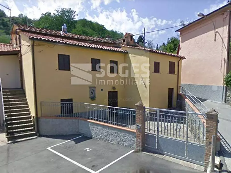 Immagine 1 di Casa indipendente in vendita  in Via di Curcelle a Vernio