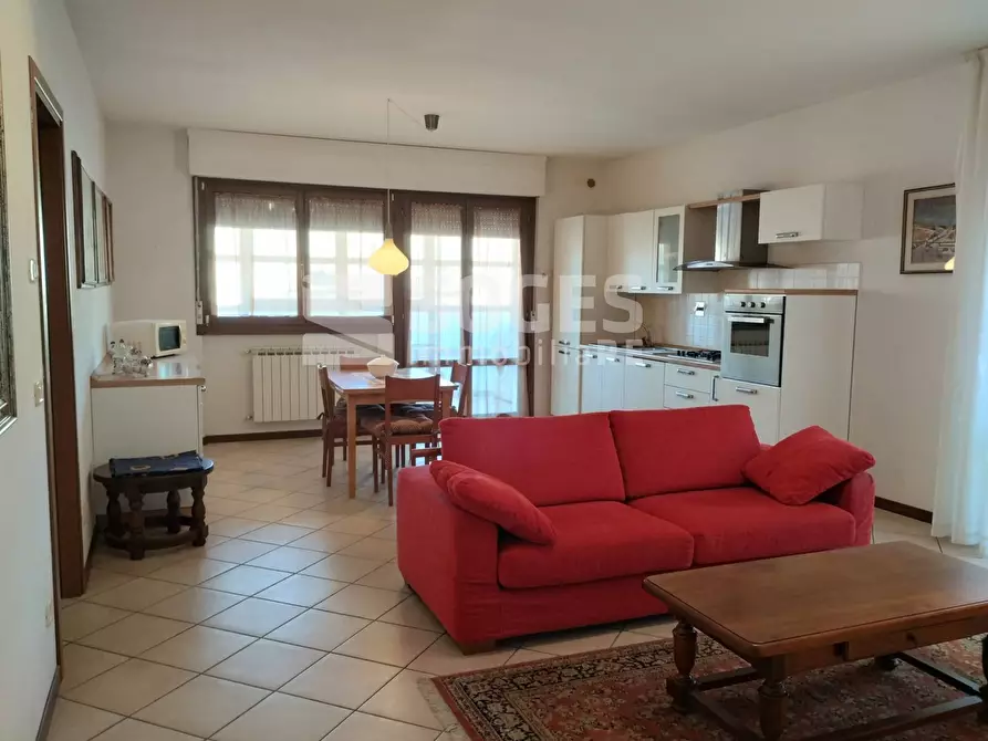 Immagine 1 di Appartamento in vendita  in Via Guido Rossa a Rufina