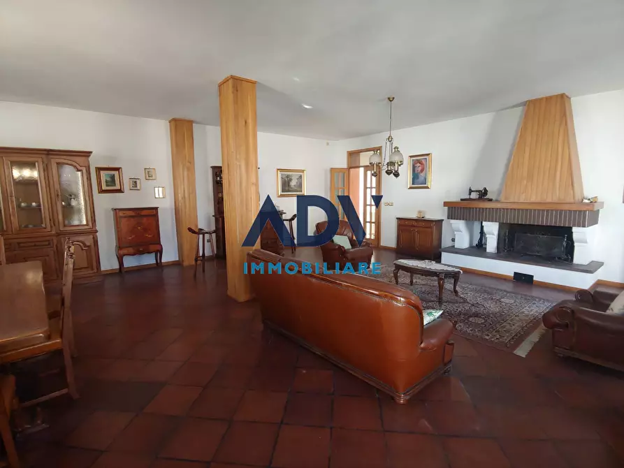 Immagine 1 di Casa indipendente in vendita  in Piazza Umberto Fifi a Bastia Umbra