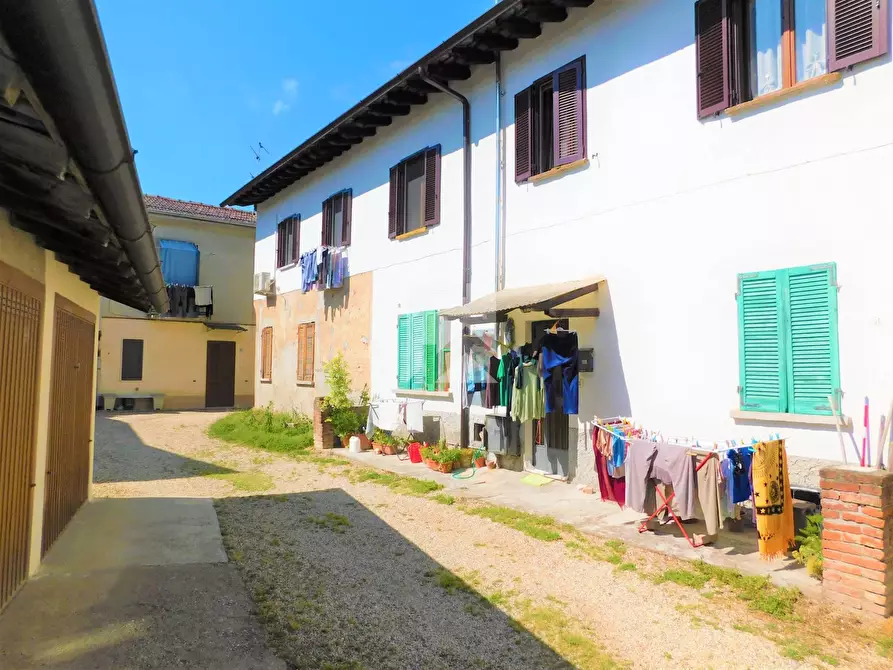 Immagine 1 di Appartamento in vendita  in Via Giuseppe di Vittorio a Albuzzano