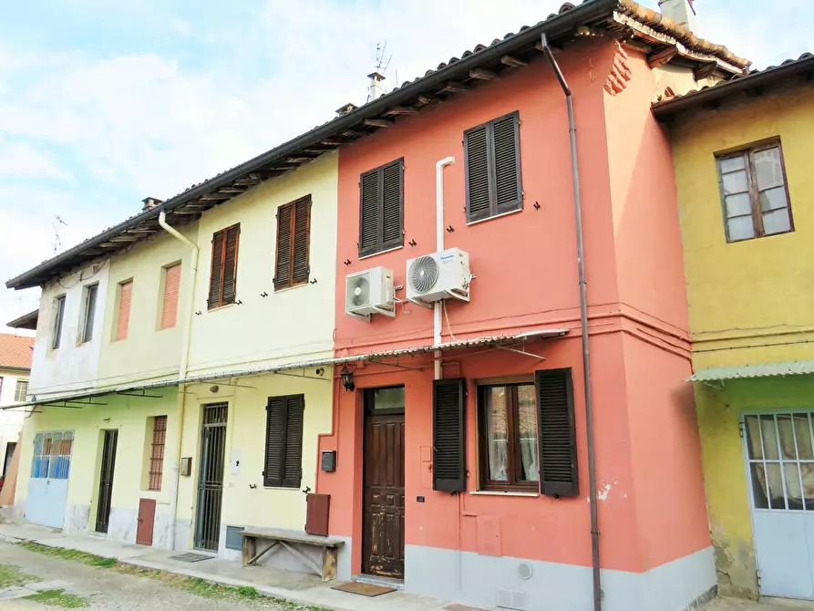 Immagine 1 di Casa indipendente in vendita  in via operai a Landriano