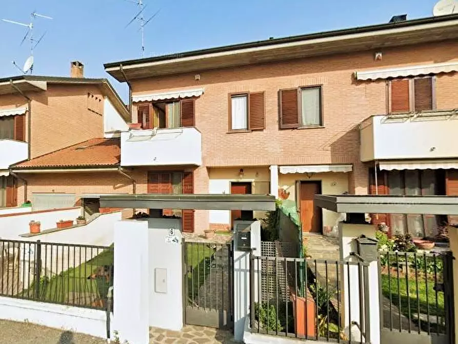 Immagine 1 di Appartamento in vendita  in Via I° maggio a Albuzzano