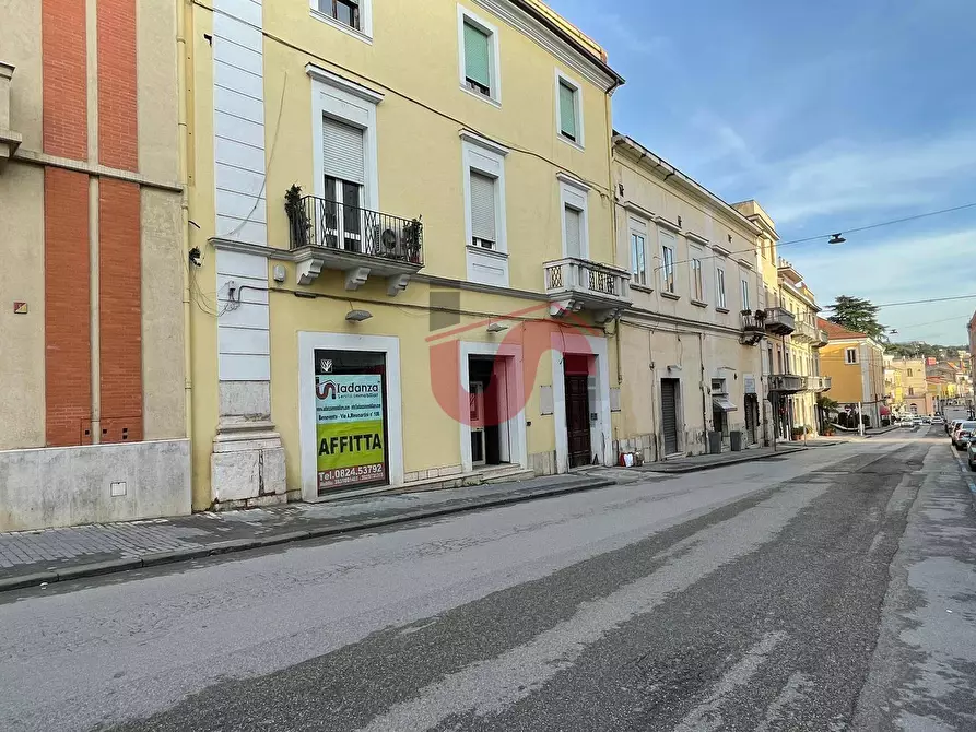 Immagine 1 di Locale commerciale in affitto  in Via Gaetano Rummo a Benevento