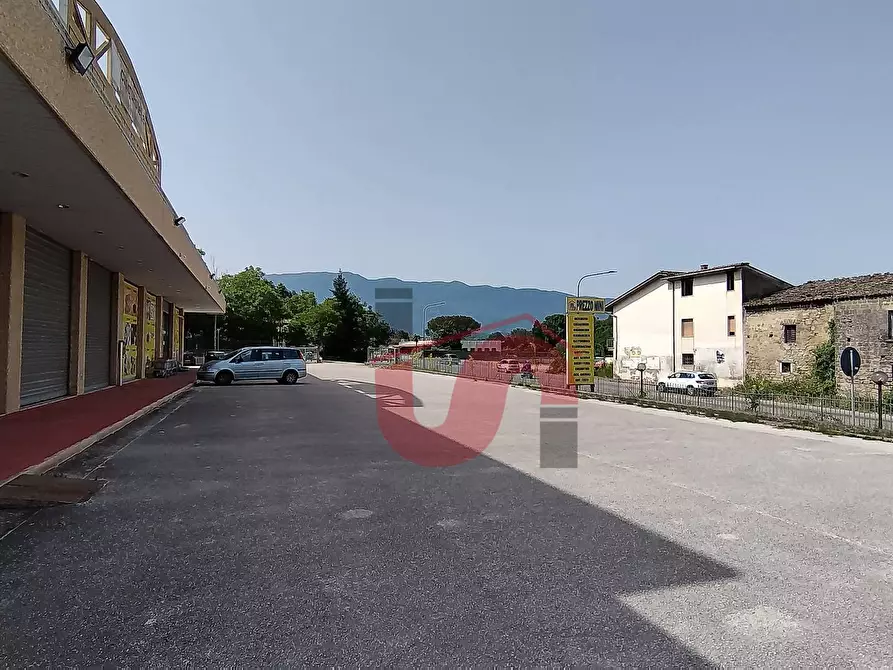 Immagine 1 di Magazzino in vendita  in Cappaloni Via appia a Benevento