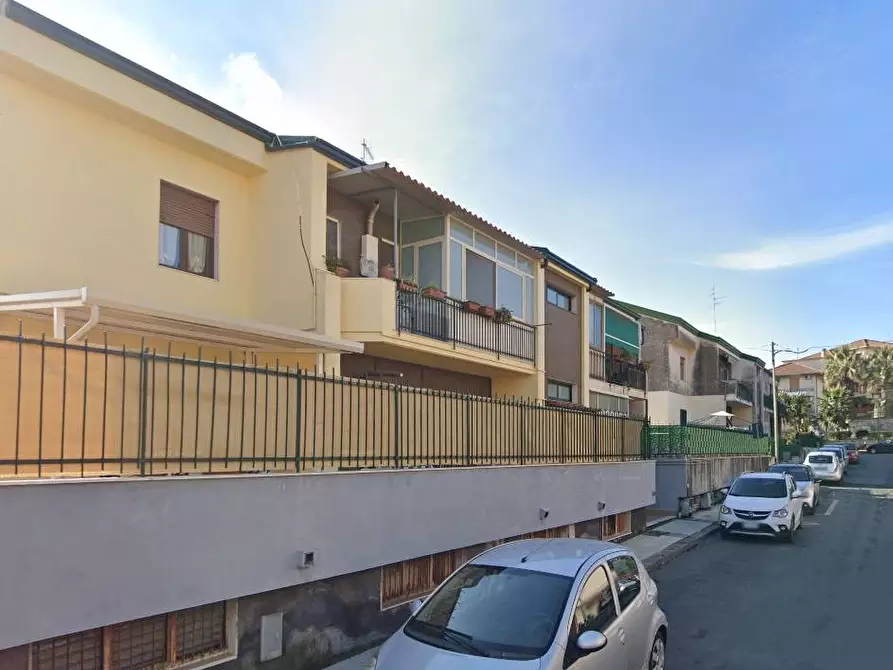 Immagine 1 di Appartamento in vendita  in Via Giovanni Grasso a Aci Castello