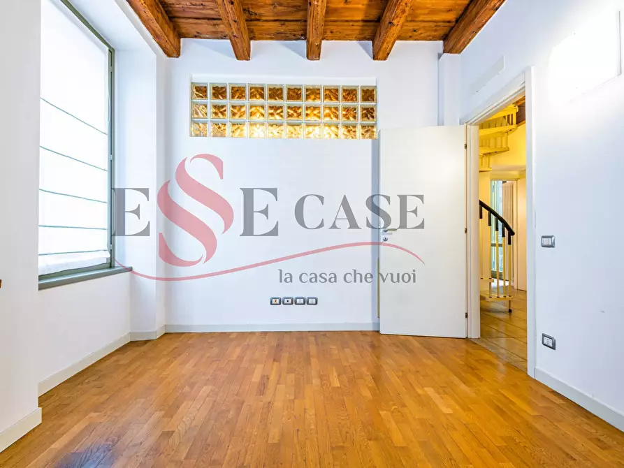 Immagine 1 di Appartamento in vendita  in via Locatelli a Alzano Lombardo