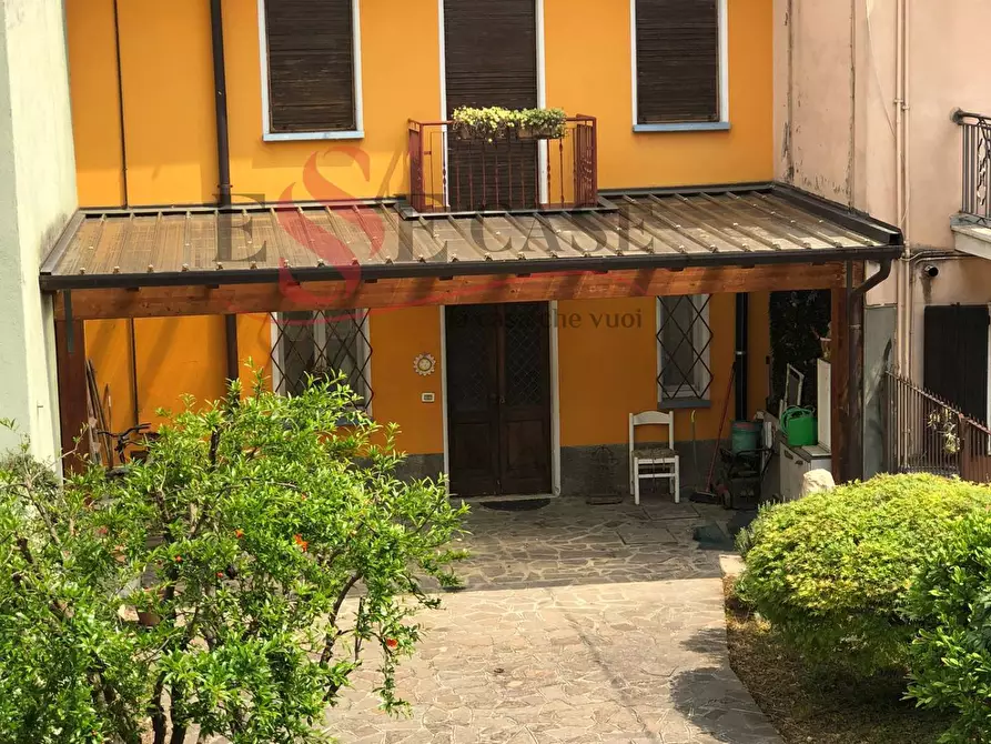 Immagine 1 di Casa indipendente in vendita  a Albano Sant'alessandro