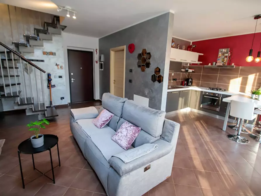 Immagine 1 di Appartamento in vendita  in via genova a Alpette