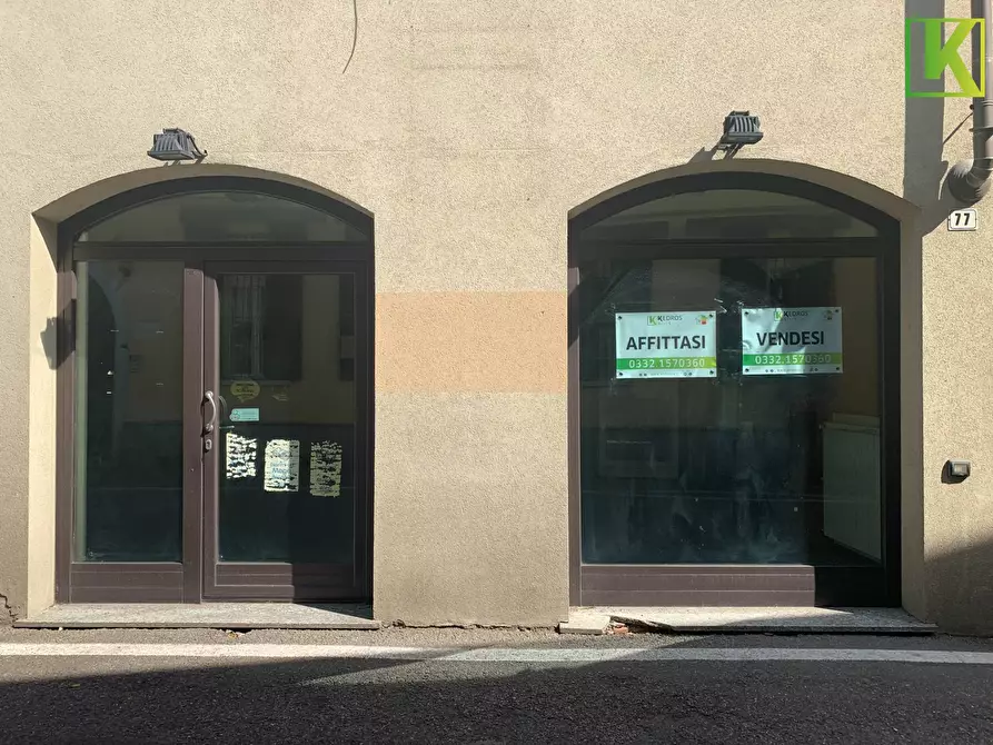 Immagine 1 di Posto auto in vendita  in Via Cavour a Saronno