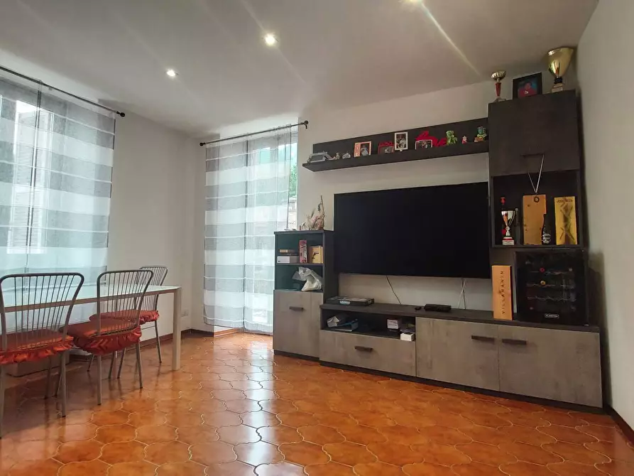 Immagine 1 di Appartamento in vendita  in Via Diaz a Azzio
