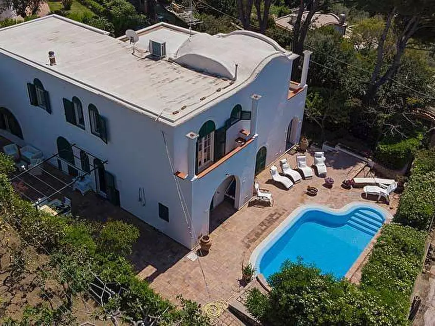Immagine 1 di Villa in vendita  in via Monticello a Capri