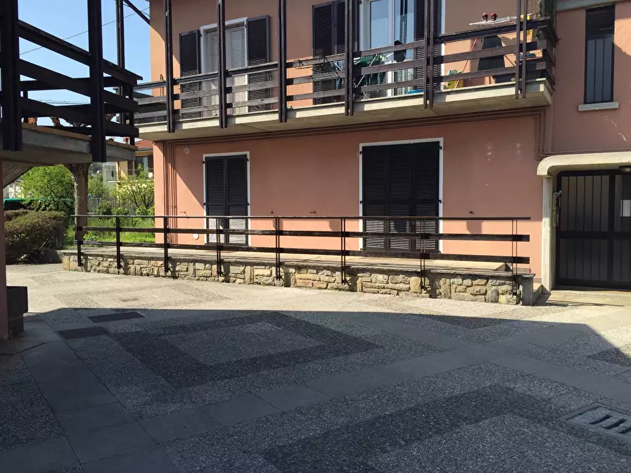 Immagine 1 di Appartamento in vendita  in Via Volturno a Almenno San Bartolomeo