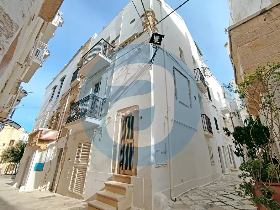 Immagine 1 di Casa indipendente in vendita  in Via Laruccia a Polignano A Mare