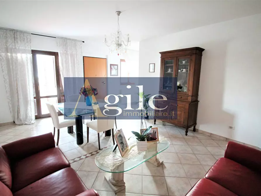 Immagine 1 di Villa in vendita  in via dei Salici a Ascoli Piceno