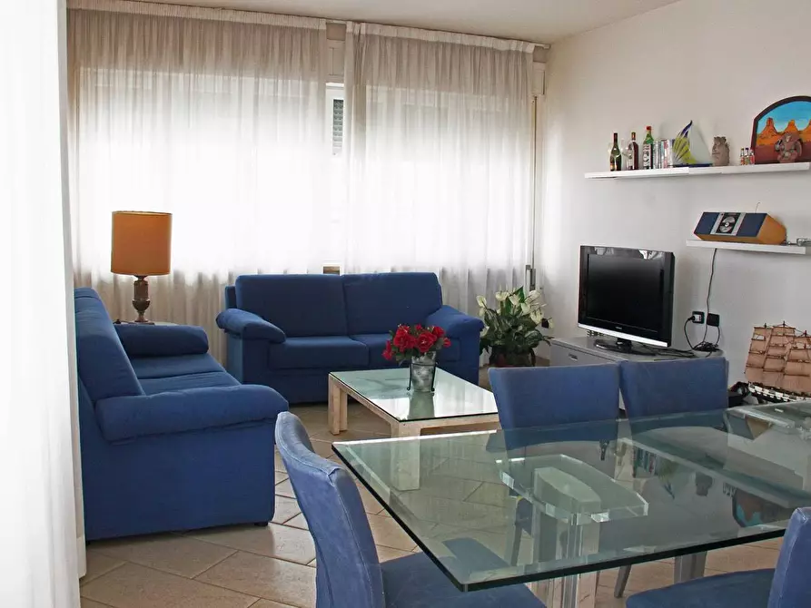 Immagine 1 di Appartamento in affitto  in Via Zara a Viareggio
