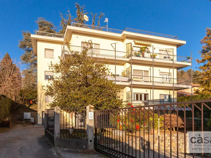 Immagine 1 di Appartamento in vendita  in Via Scirello a Barasso