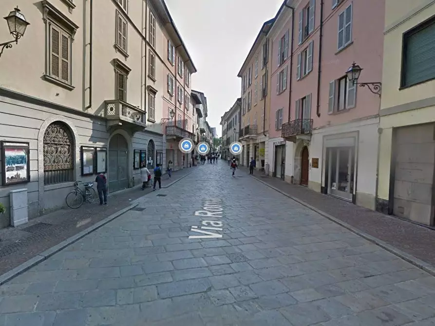 Immagine 1 di Locale commerciale in affitto  in VIA ROMA a Lecco