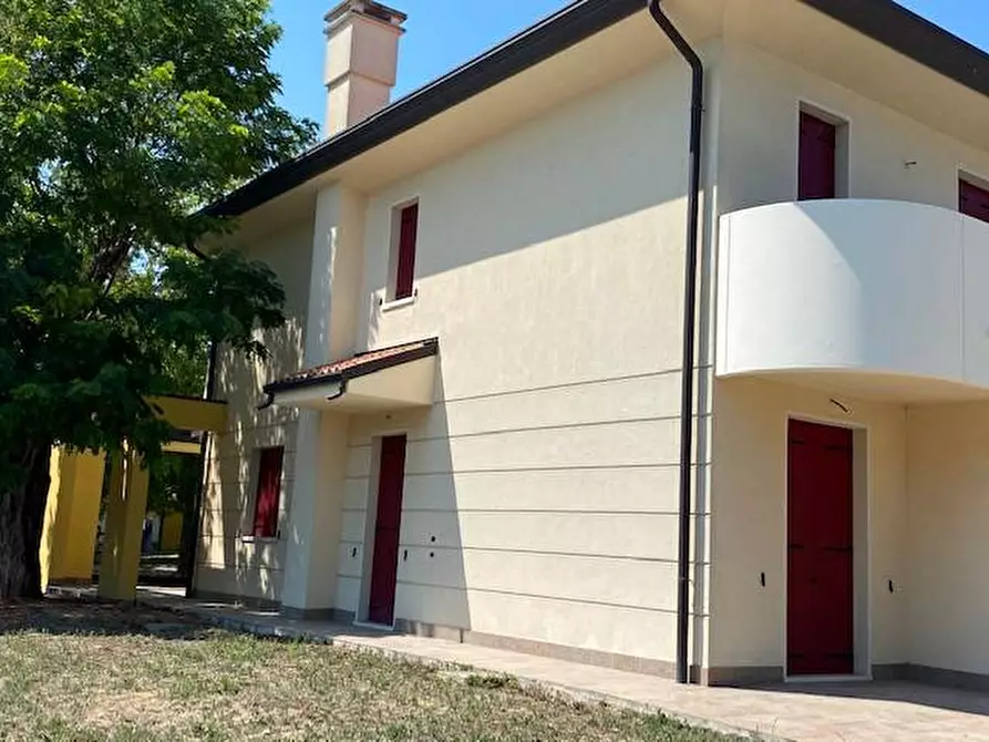 Immagine 1 di Villa in vendita  in via favretti a Mogliano Veneto
