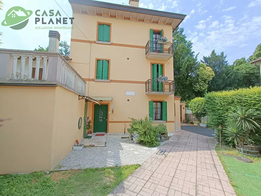 Immagine 1 di Villa in vendita  in via Marconi a Mogliano Veneto