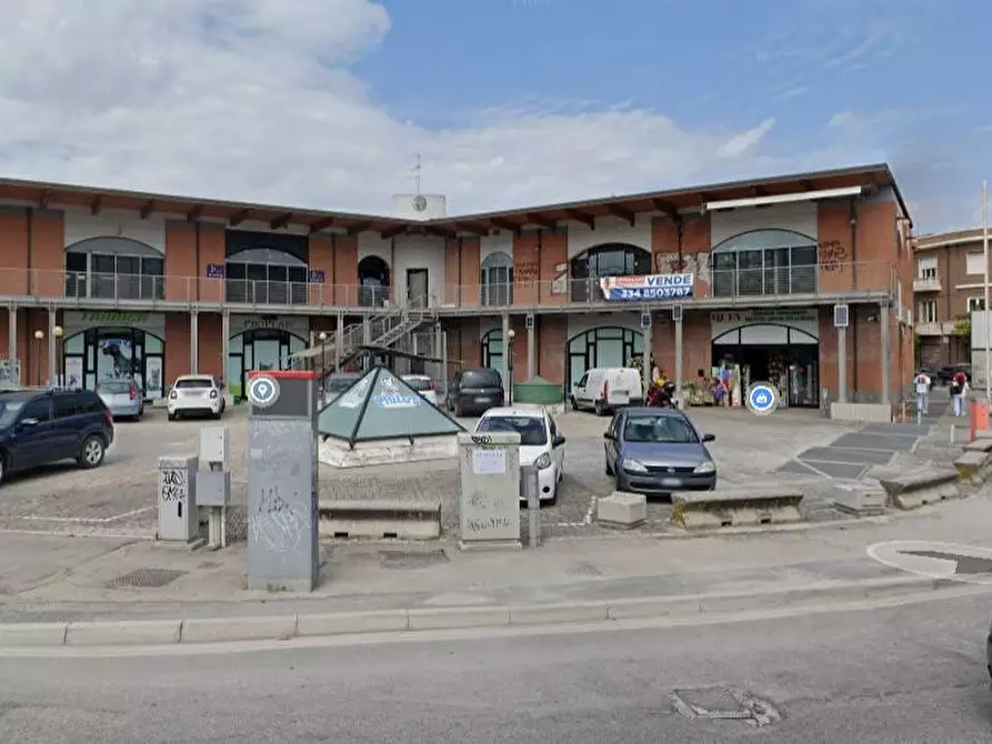 Immagine 1 di Posto auto in vendita  in VIA ENZO FERRARI a Pescara