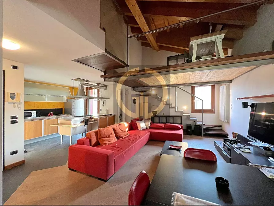 Immagine 1 di Appartamento in vendita  in Via Legrenzi a Montebelluna