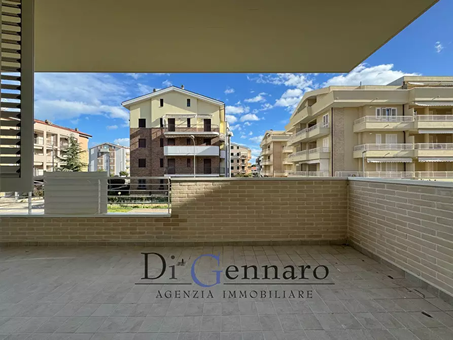 Immagine 1 di Appartamento in vendita  in Via Saragat a Tortoreto