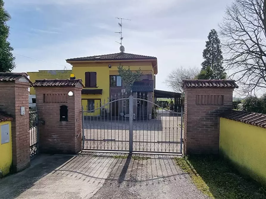 Immagine 1 di Casa indipendente in vendita  in VIA PER SAN ROCCO a Cadelbosco Di Sopra