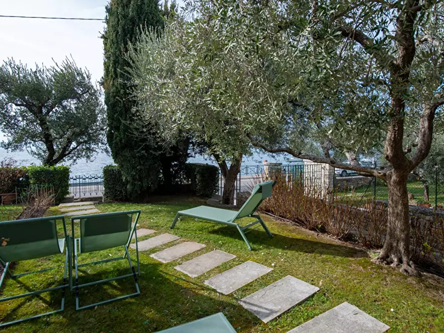 Immagine 1 di Villa in vendita  in località Canevini a Affi