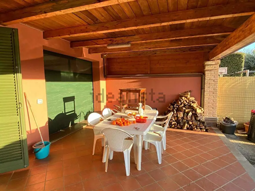 Immagine 1 di Villa in vendita  in via montanina a Lari